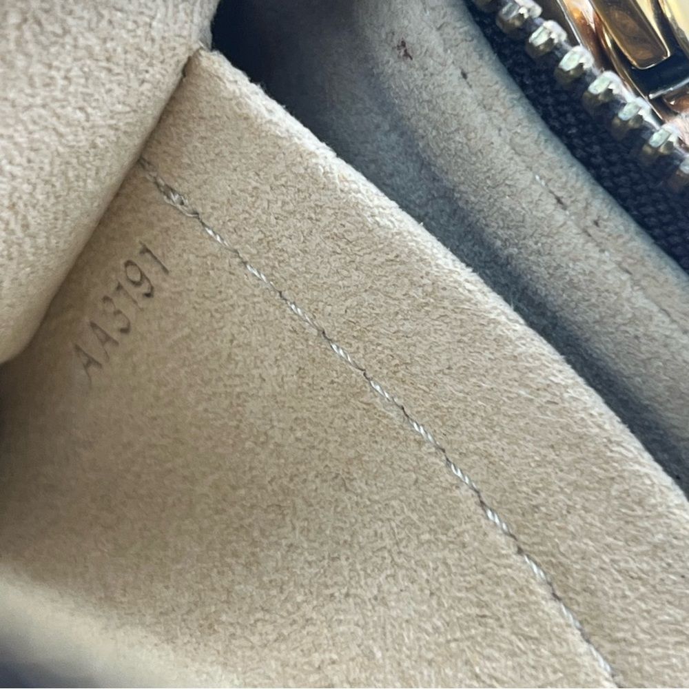 Louis Vuitton Monogram Milla MM Pouchette - Picture 10 of 16
